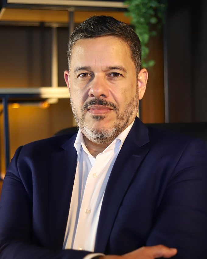 Professor Marcus Alcântara
